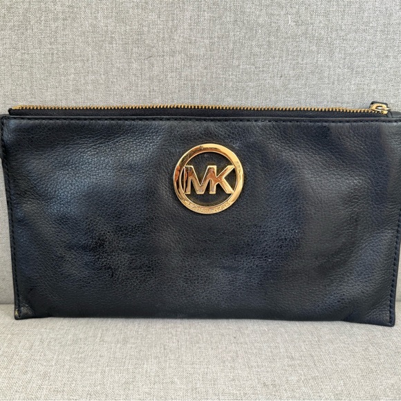 Black leather MK clutch - Picture 1 of 4
